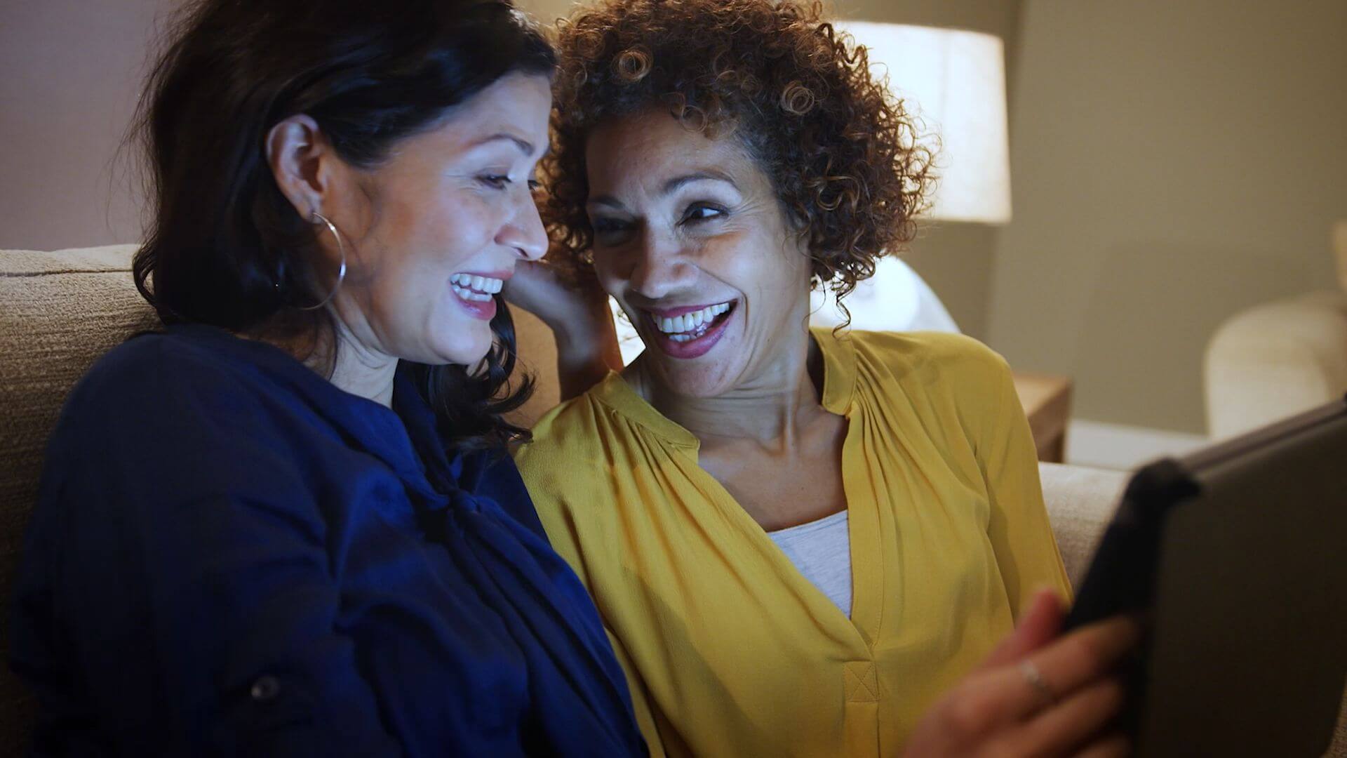 Holiday & WiFi Deals Astound Broadband