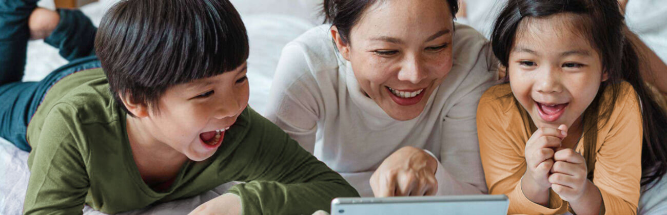 kids and mom streaming Netflix